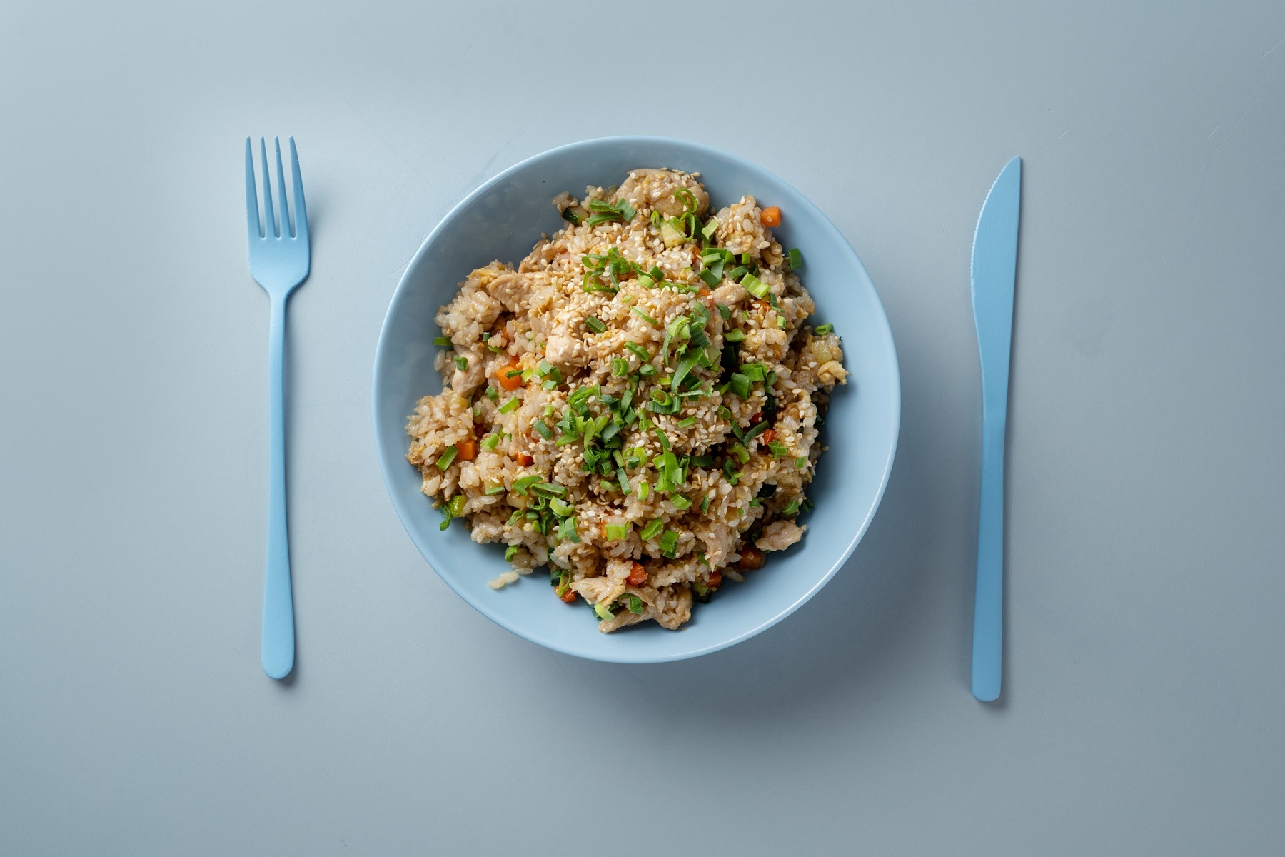 Жареный рис с курицей