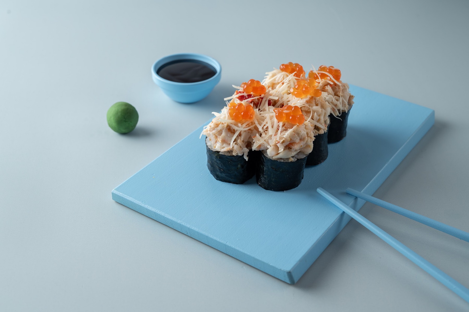 Well Roll с крабом и икрой