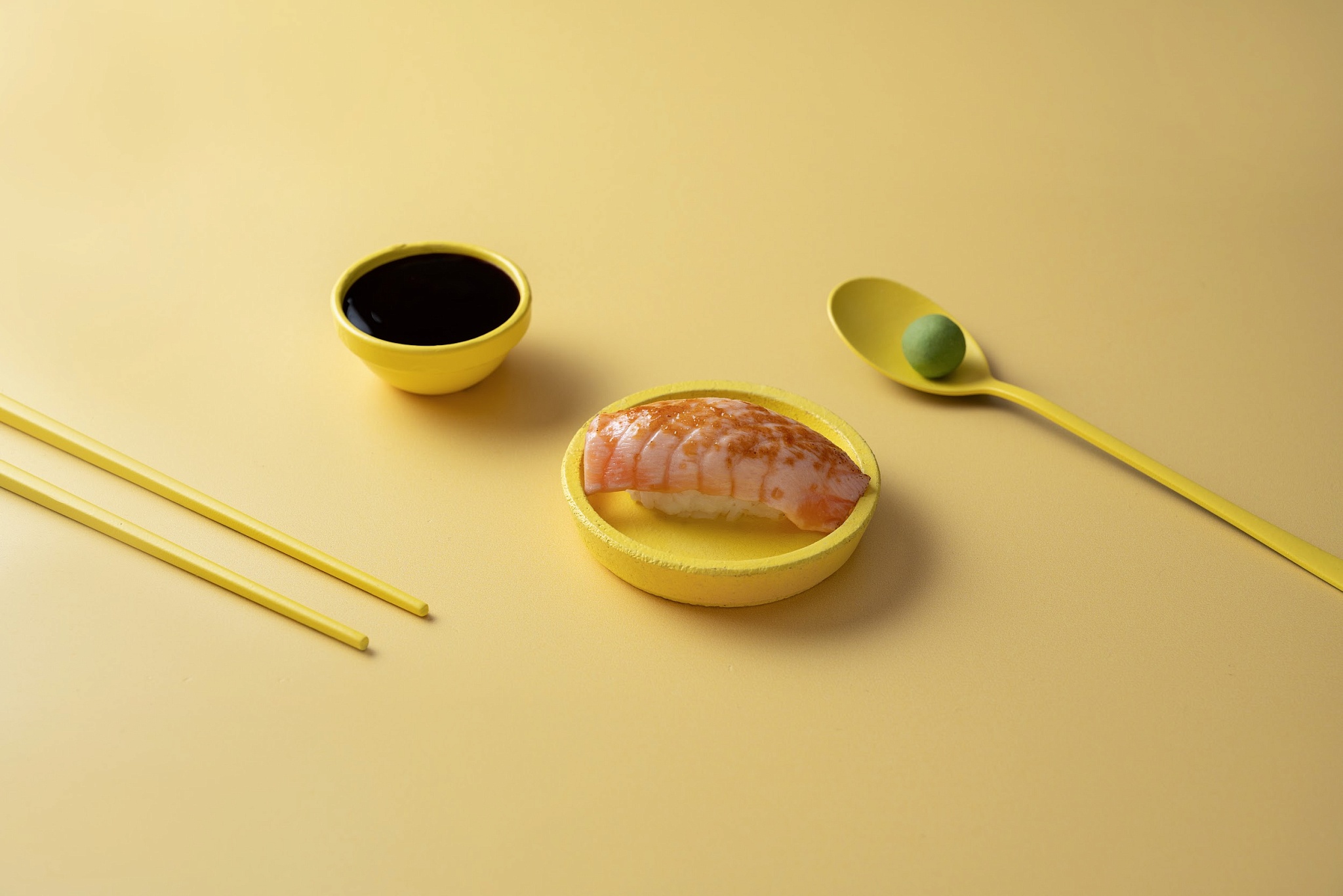 Суши с лососем татаки