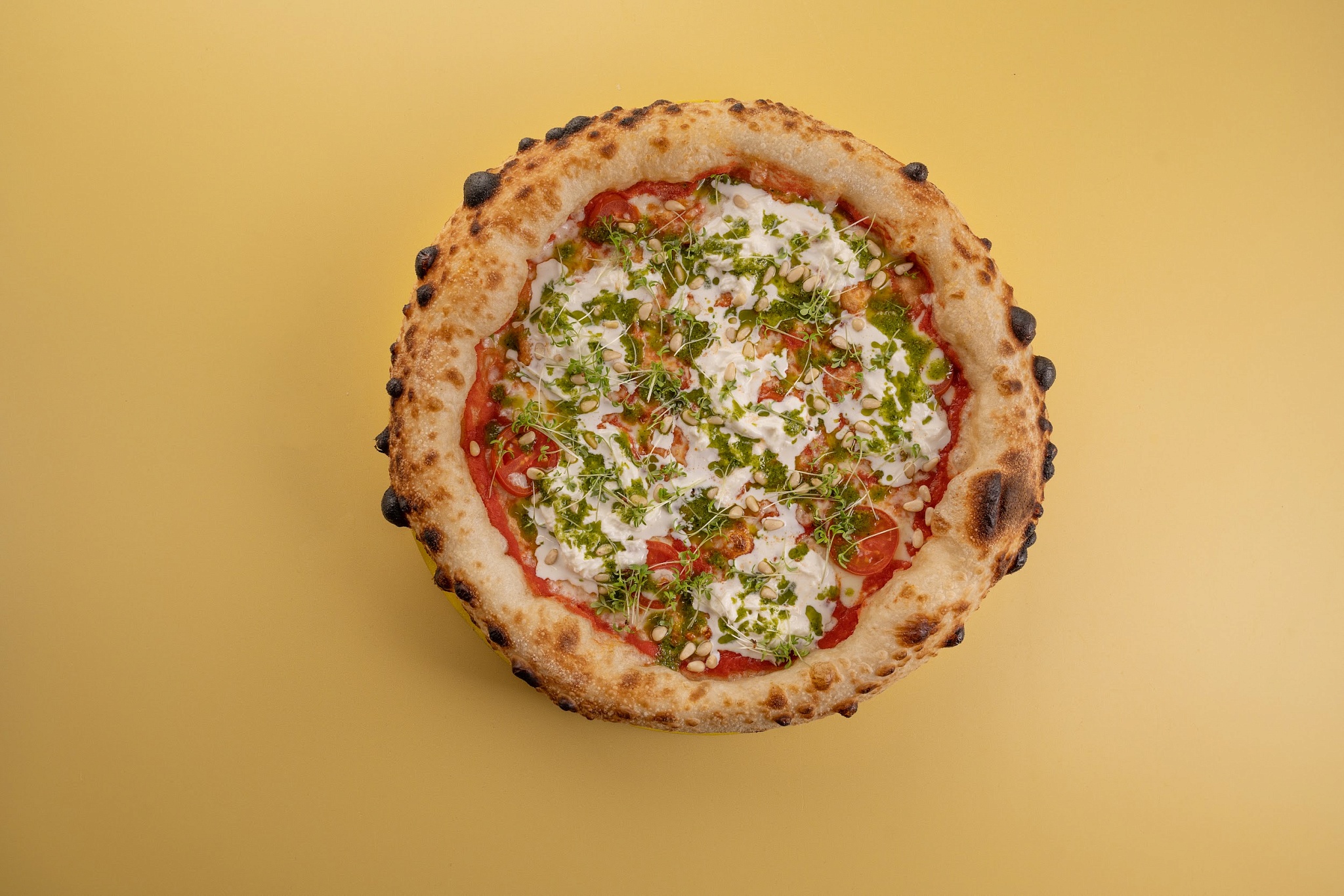 Пицца с песто и страчателлой 32 см